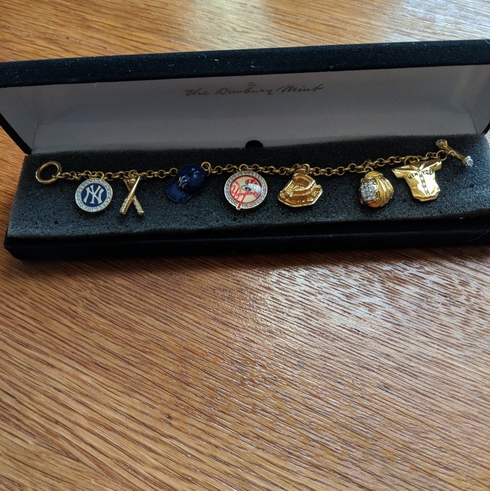 Yankee baseball charm bracelet